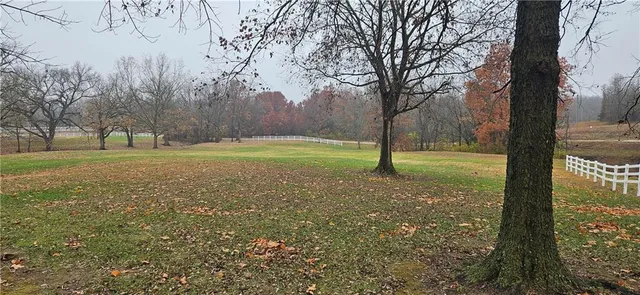 $550,000 | 2312 Southeast Rattle Snake Hill, Butler, MO 64730