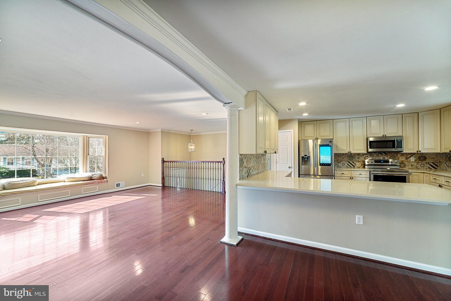 12009 Cheyenne Road Gaithersburg, MD 20878 - Photo 13 of 43 Large open spaces for get together and parties