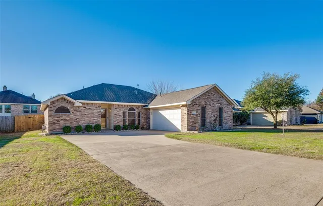 $279,999 | 462 Tranquility Lane, Cedar Hill, TX 75104