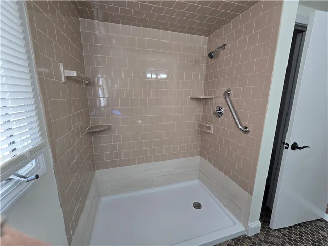 $2,600 | 96 Edgeworth Avenue, Providence, RI 02904