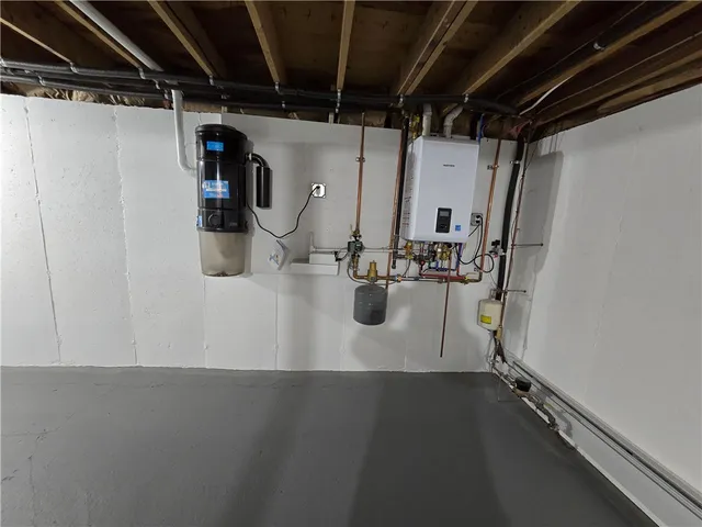 $2,600 | 96 Edgeworth Avenue, Providence, RI 02904