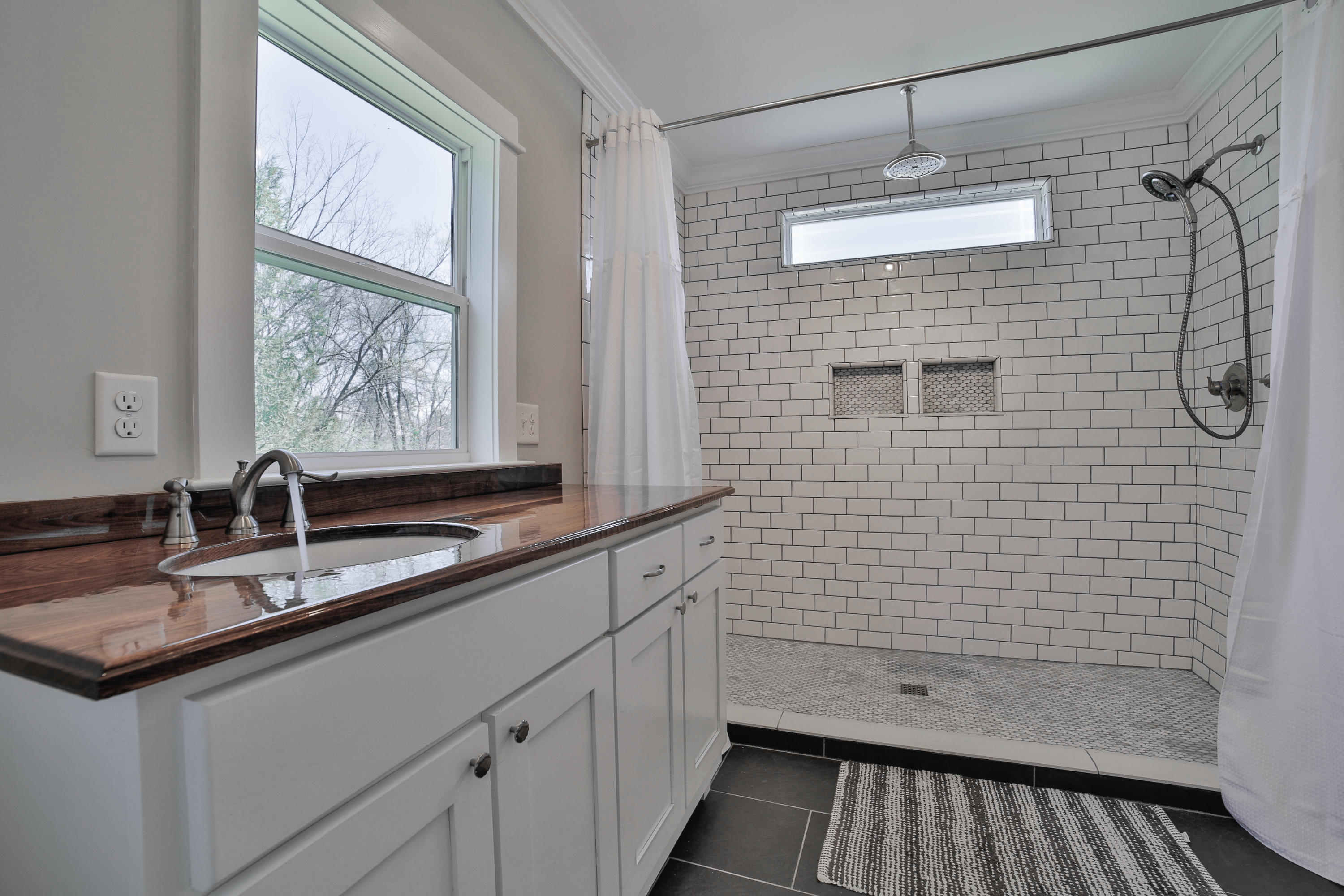 4126 Gann Store Road Hixson, TN 37343 - Photo 17 of 31 Custom bath