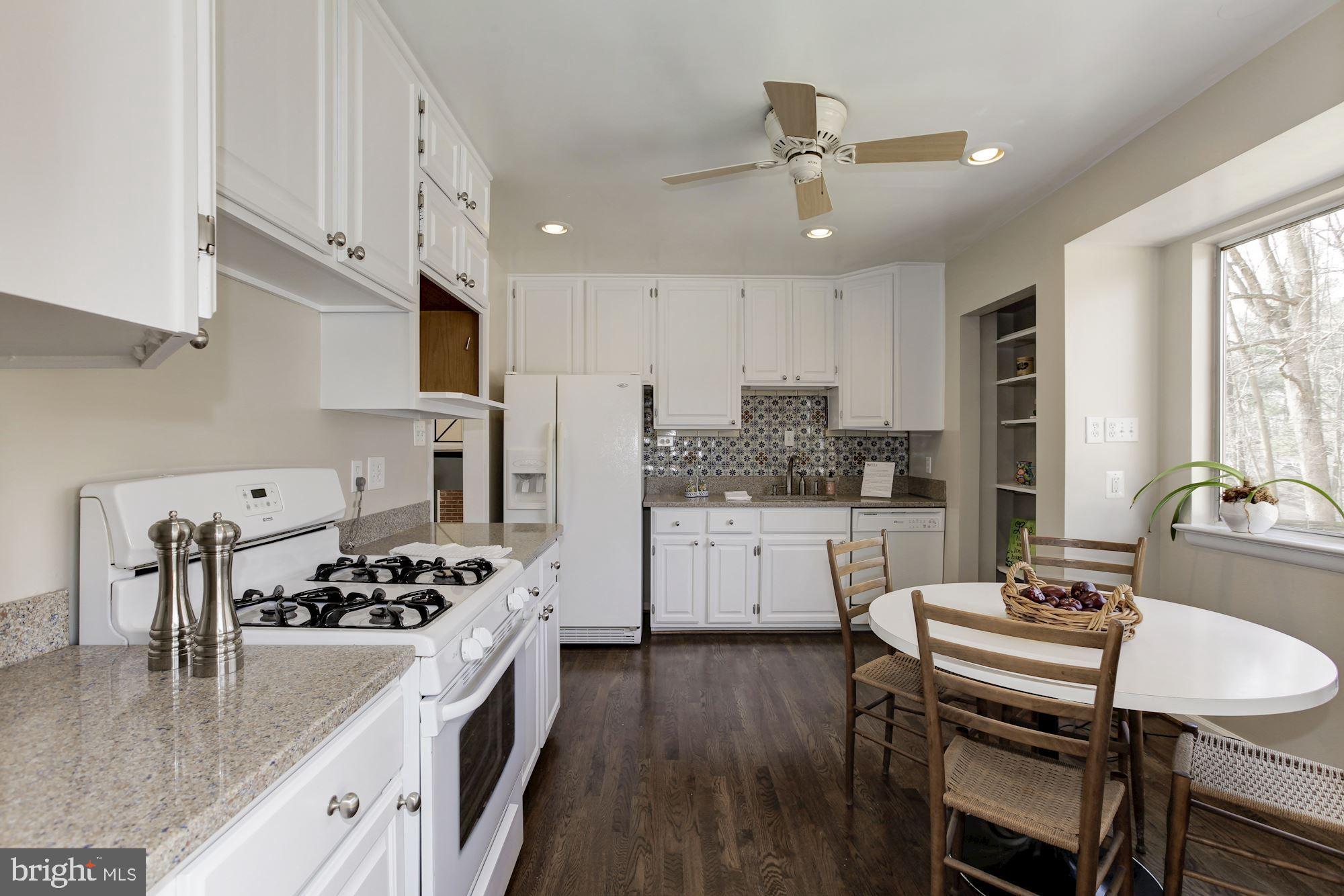 6400 Redwing Road Bethesda, MD 20817 - Photo 23 of 42