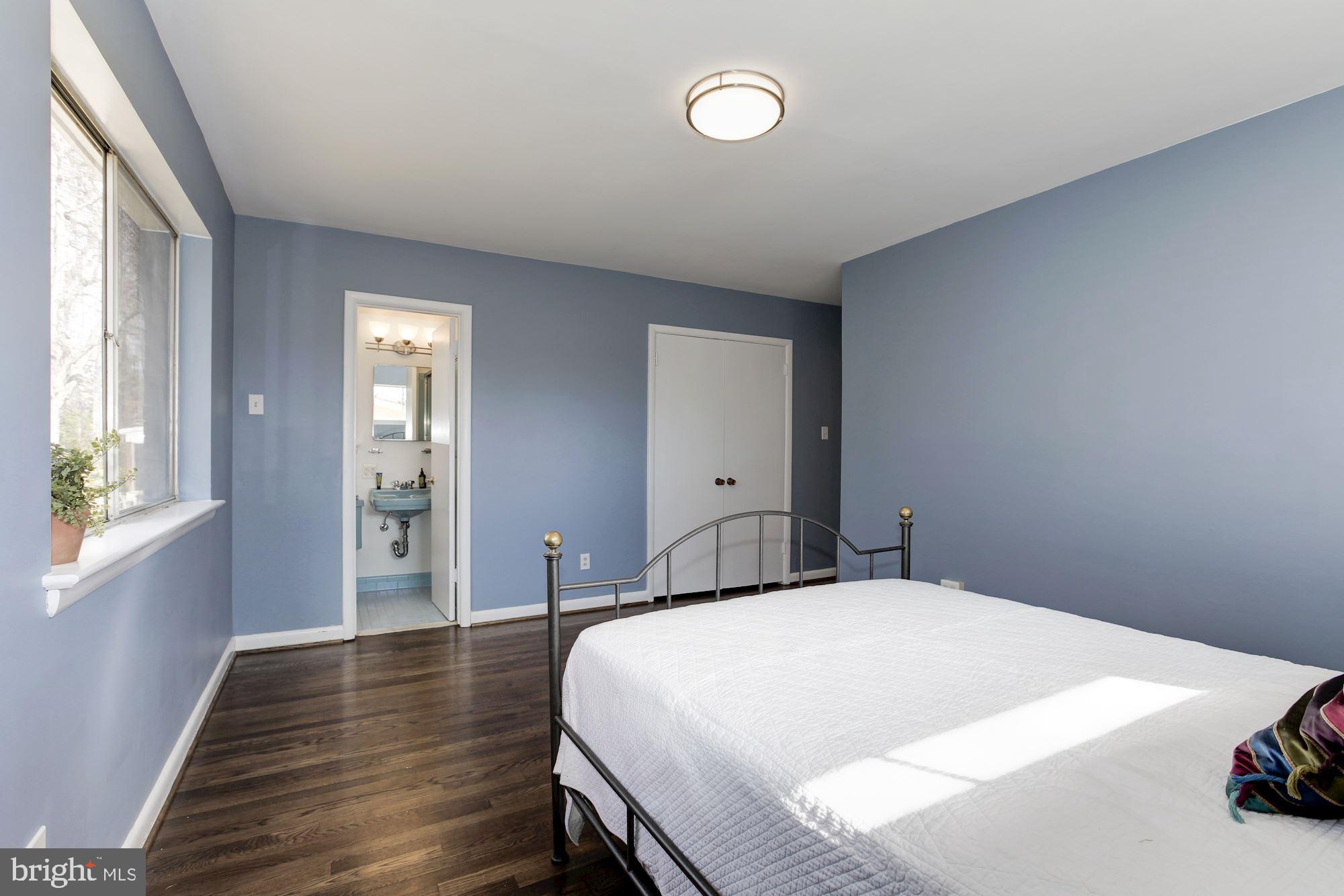 6400 Redwing Road Bethesda, MD 20817 - Photo 35 of 42