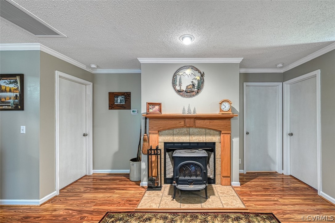 5764 Community House Road Columbia, VA 23038 - Photo 25 of 48 a view of a livingroom with a fireplace