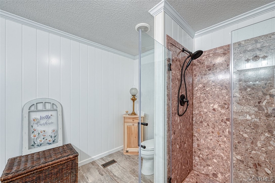 5764 Community House Road Columbia, VA 23038 - Photo 35 of 48 a bathroom with a shower