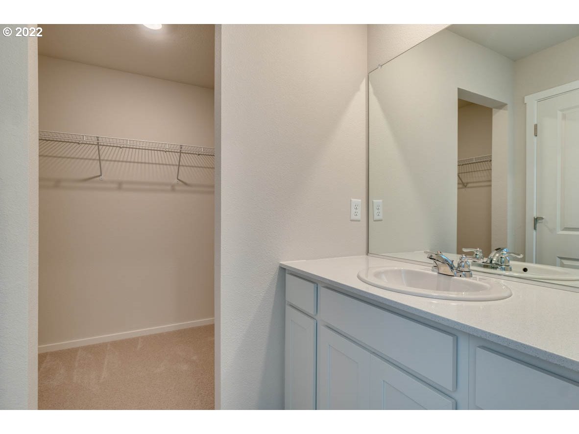 241 Northeast 28th Court Ridgefield, WA 98642 - Photo 23 of 27 Attached Bathroom