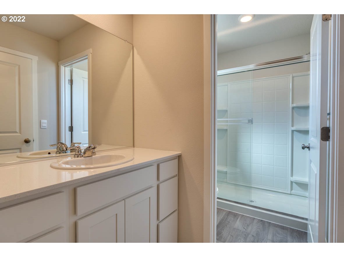 241 Northeast 28th Court Ridgefield, WA 98642 - Photo 24 of 27 Bathroom, Attached