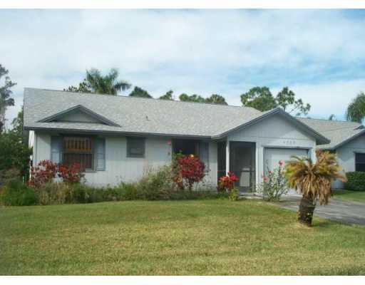 6702 Southeast Raintree Avenue Stuart, FL 34997 - Photo 1 of 4 Gallery Image 1