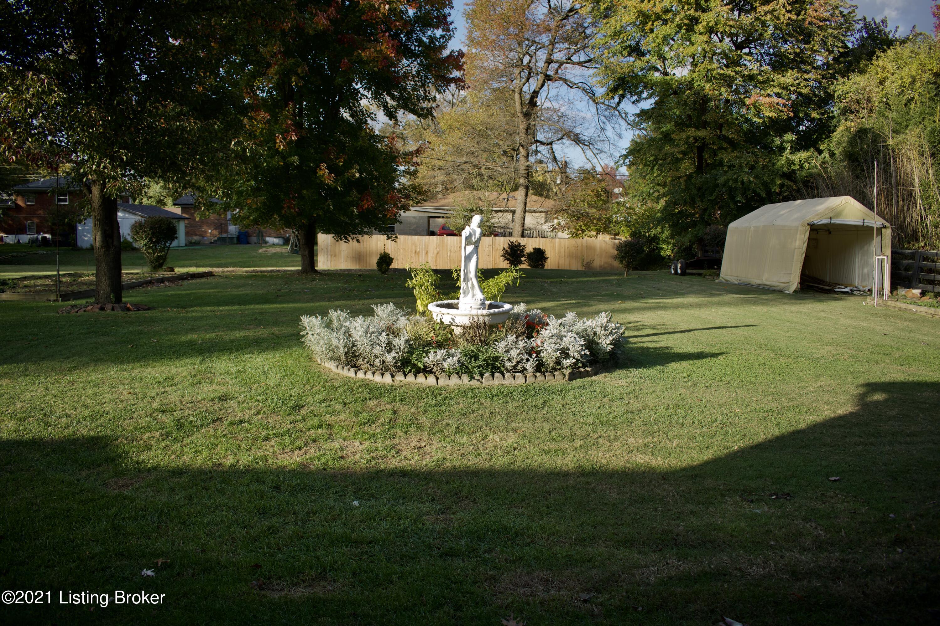 4007 Fern Valley Road Louisville, KY 40219 - Photo 36 of 39 outside back