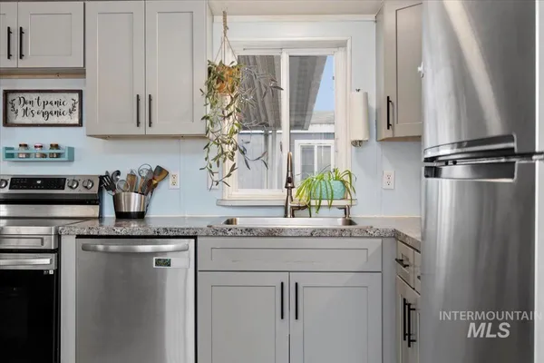 $109,999 | 101 South Flagstone Lane, Eagle, ID 83616