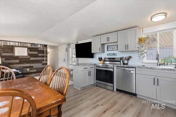 $109,999 | 101 South Flagstone Lane, Eagle, ID 83616