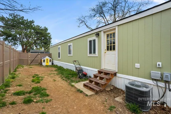 $109,999 | 101 South Flagstone Lane, Eagle, ID 83616