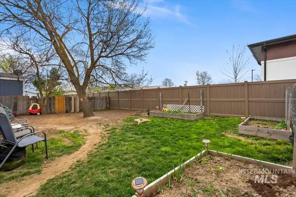 $109,999 | 101 South Flagstone Lane, Eagle, ID 83616