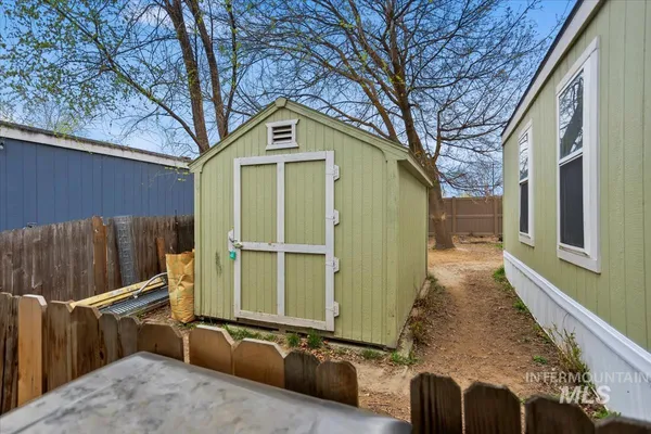 $109,999 | 101 South Flagstone Lane, Eagle, ID 83616