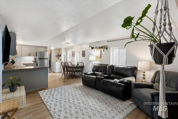 $109,999 | 101 South Flagstone Lane, Eagle, ID 83616