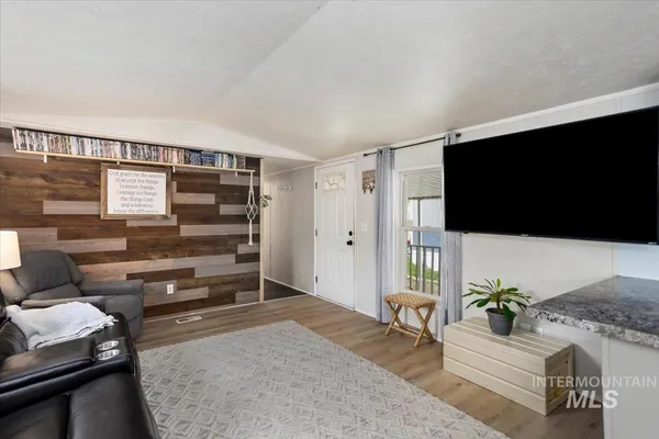 $109,999 | 101 South Flagstone Lane, Eagle, ID 83616