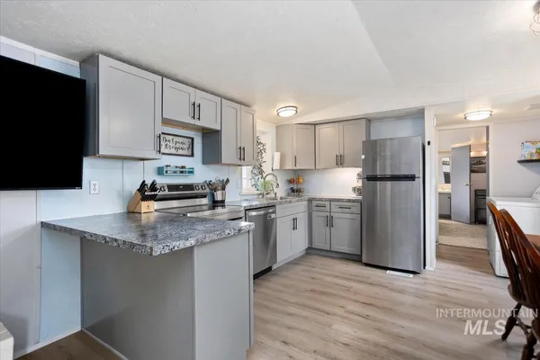 $109,999 | 101 South Flagstone Lane, Eagle, ID 83616