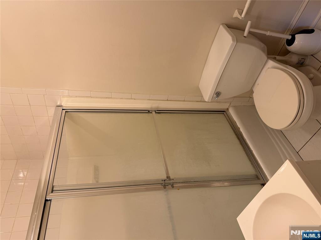 135 Everett Place, Unit 2 East Rutherford, NJ 07073 - Photo 10 of 12