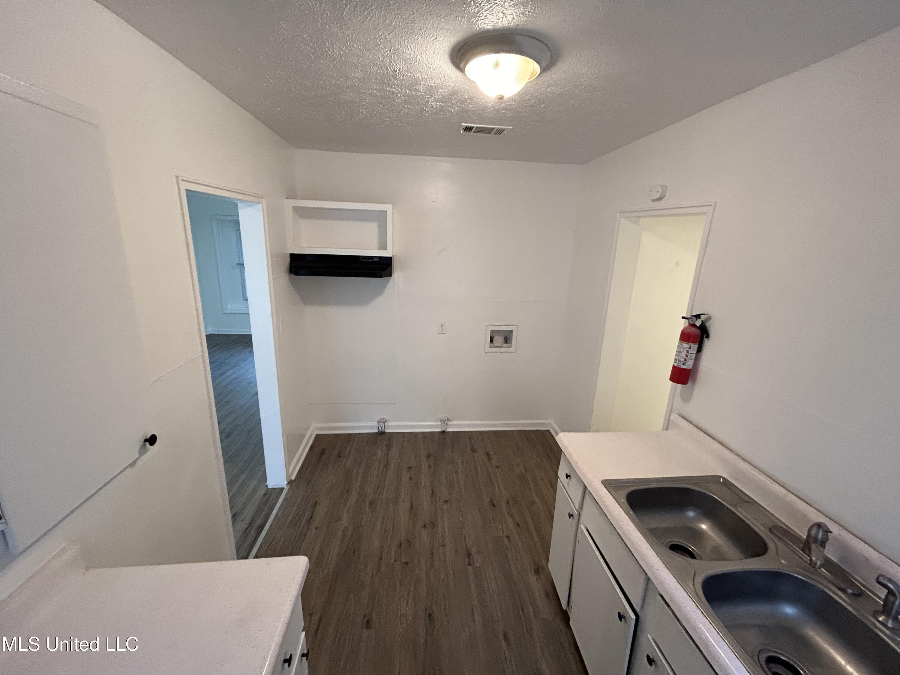 4229 Meadowmont Drive Jackson, MS 39209 - Photo 6 of 12 IMG_5094