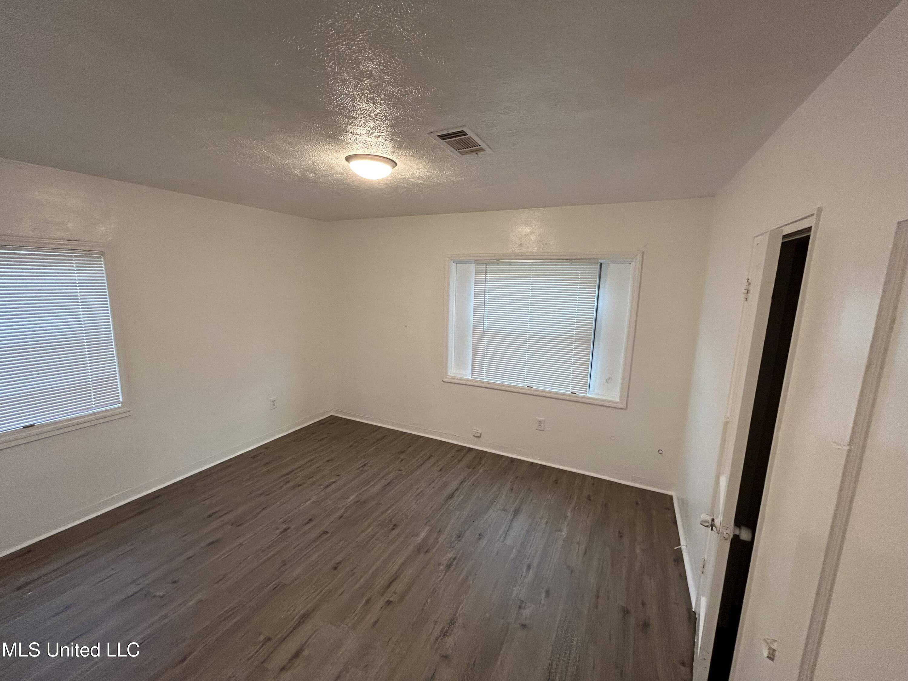 4229 Meadowmont Drive Jackson, MS 39209 - Photo 10 of 12 IMG_5098