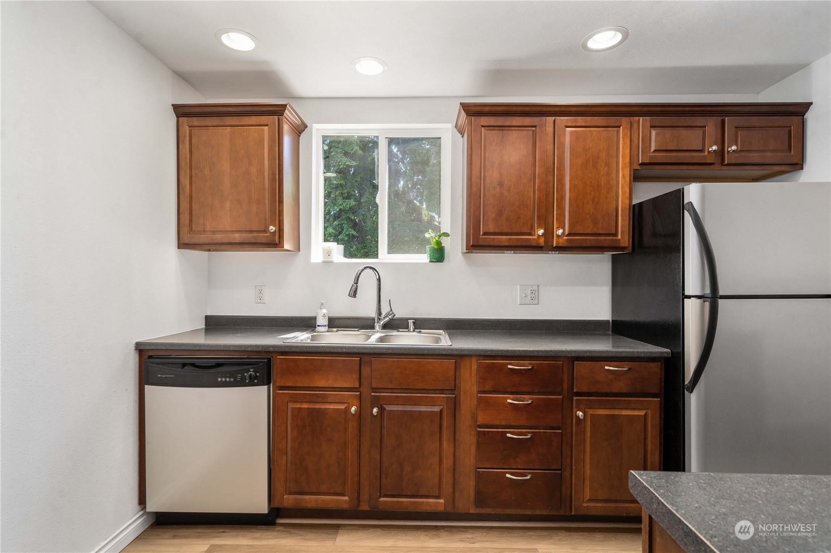 1012 35th Street Everett, WA 98201 - Photo 10 of 30 Gallery Image 10