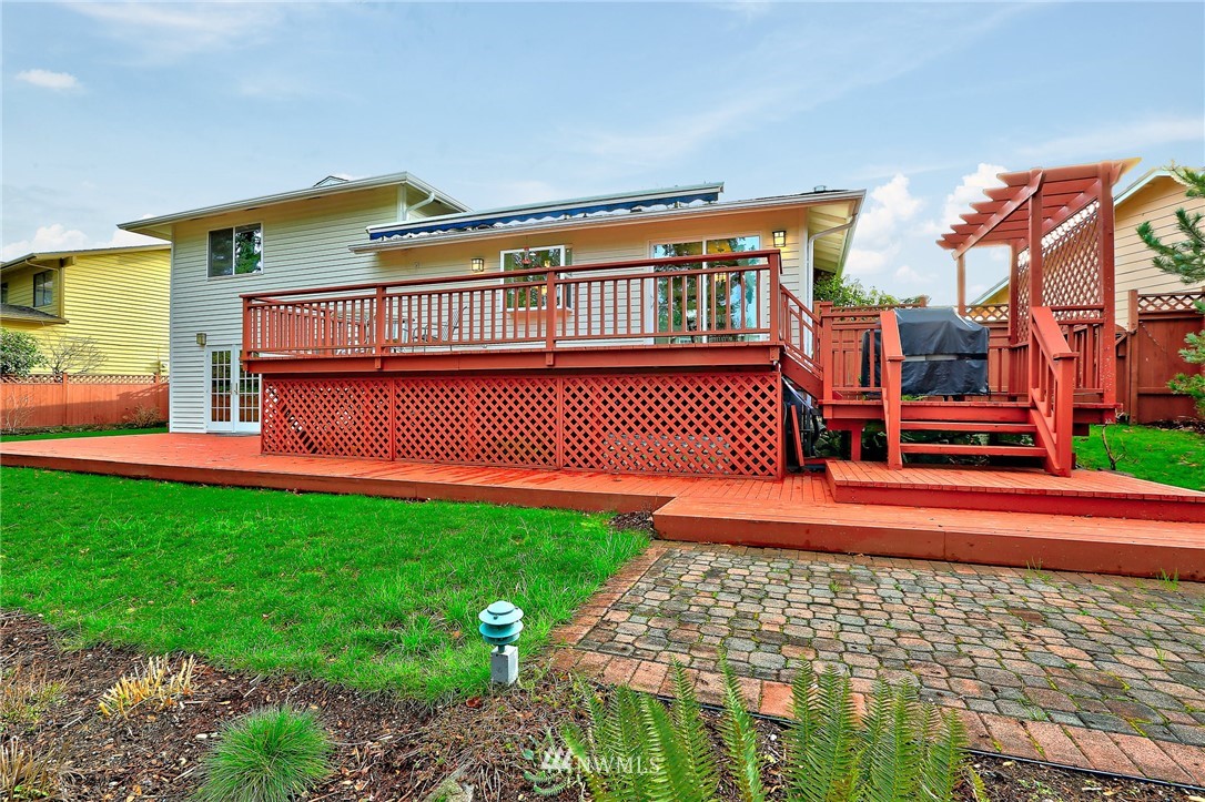 16901 157th Place Southeast Renton, WA 98058 - Photo 2 of 25 Gallery Image 2