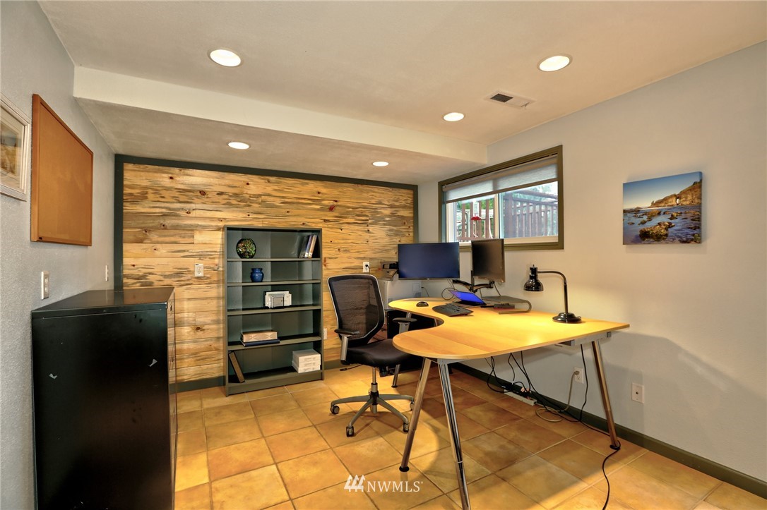 16901 157th Place Southeast Renton, WA 98058 - Photo 11 of 25 Gallery Image 11