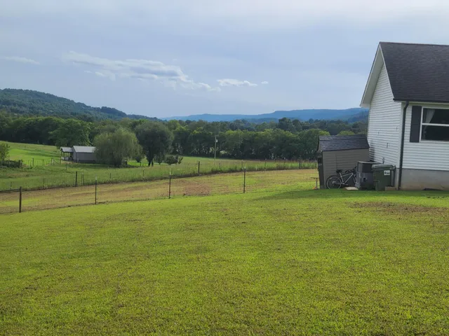 $325,000 | 842 Kelly Lane, Pikeville, TN 37367