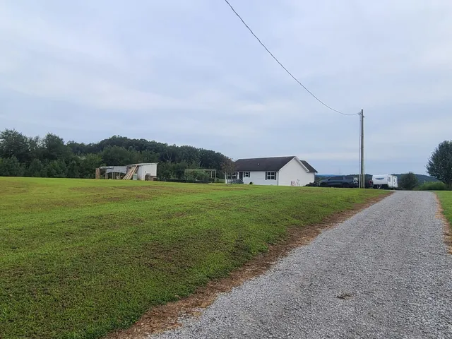 $325,000 | 842 Kelly Lane, Pikeville, TN 37367