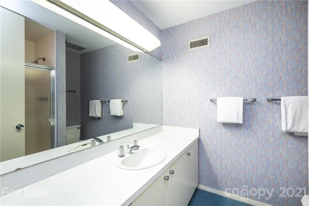 5275 Wolfe Road Hickory, NC 28601 - Photo 24 of 39 Gallery Image 24