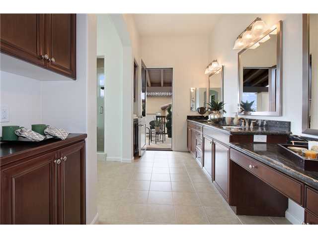 2000 Hummingbird Road Carlsbad, CA 92011 - Photo 8 of 10 Gallery Image 8