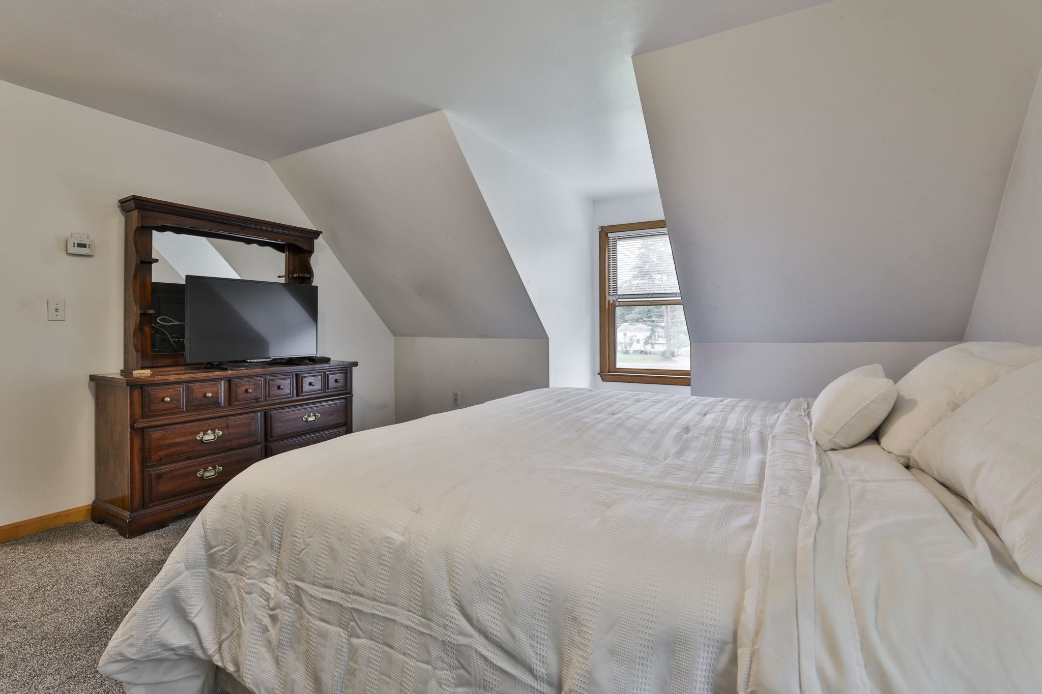 4 Miltimore Road Derry, NH 03038 - Photo 23 of 40