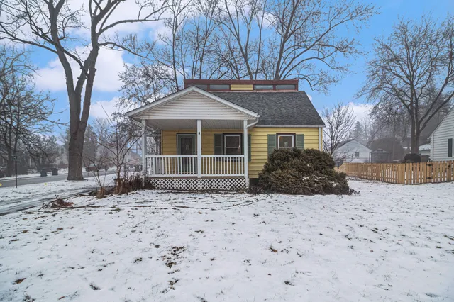 $330,000 | 3103 Oakwood Street, Ann Arbor, MI 48104