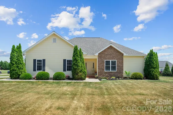 $365,000 | 104 Castle Pines Lane, Statesville, NC 28625