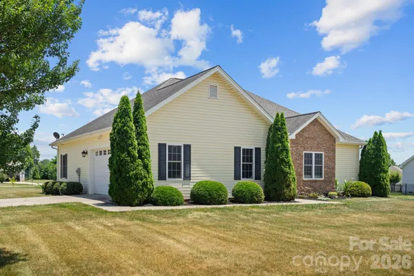$365,000 | 104 Castle Pines Lane, Statesville, NC 28625