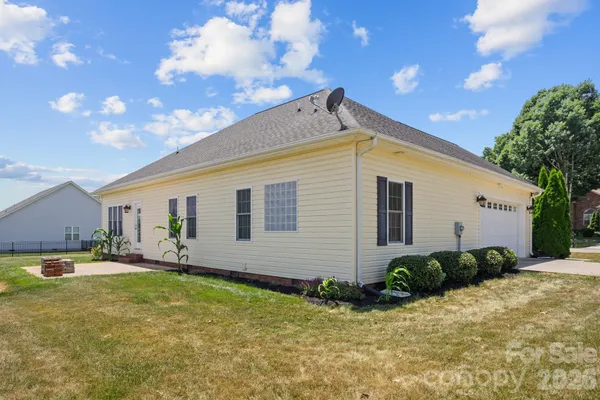 $365,000 | 104 Castle Pines Lane, Statesville, NC 28625