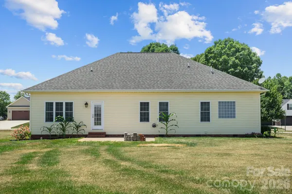 $365,000 | 104 Castle Pines Lane, Statesville, NC 28625
