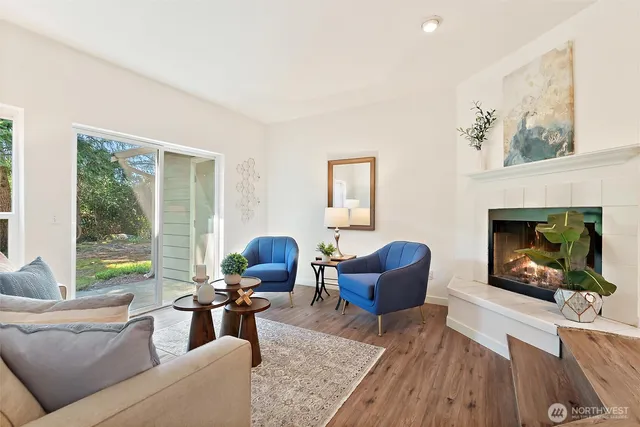 $582,000 | 4330 West Lake Sammamish Parkway Southeast, Unit G114, Issaquah, WA 98027