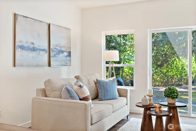 $582,000 | 4330 West Lake Sammamish Parkway Southeast, Unit G114, Issaquah, WA 98027