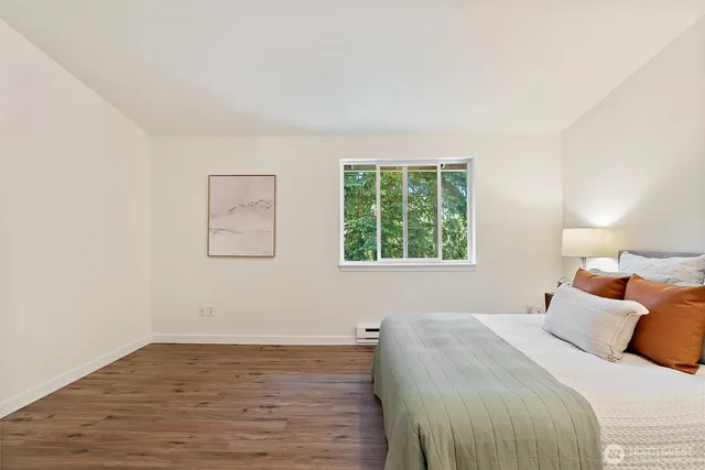 $582,000 | 4330 West Lake Sammamish Parkway Southeast, Unit G114, Issaquah, WA 98027