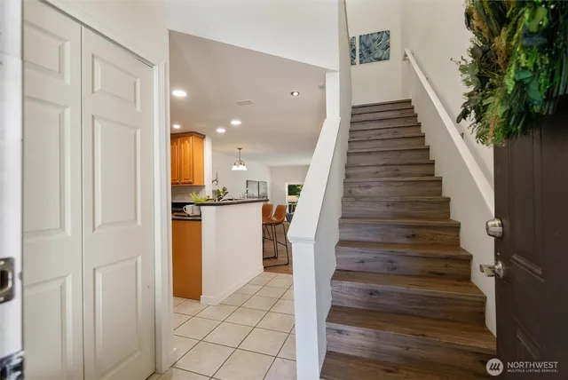 $582,000 | 4330 West Lake Sammamish Parkway Southeast, Unit G114, Issaquah, WA 98027