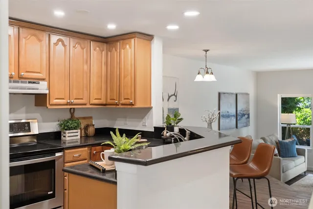 $582,000 | 4330 West Lake Sammamish Parkway Southeast, Unit G114, Issaquah, WA 98027