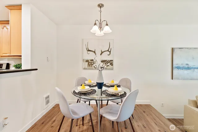 $582,000 | 4330 West Lake Sammamish Parkway Southeast, Unit G114, Issaquah, WA 98027