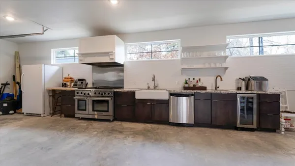 $834,000 | 100 Lords Circle, Coldspring, TX 77331