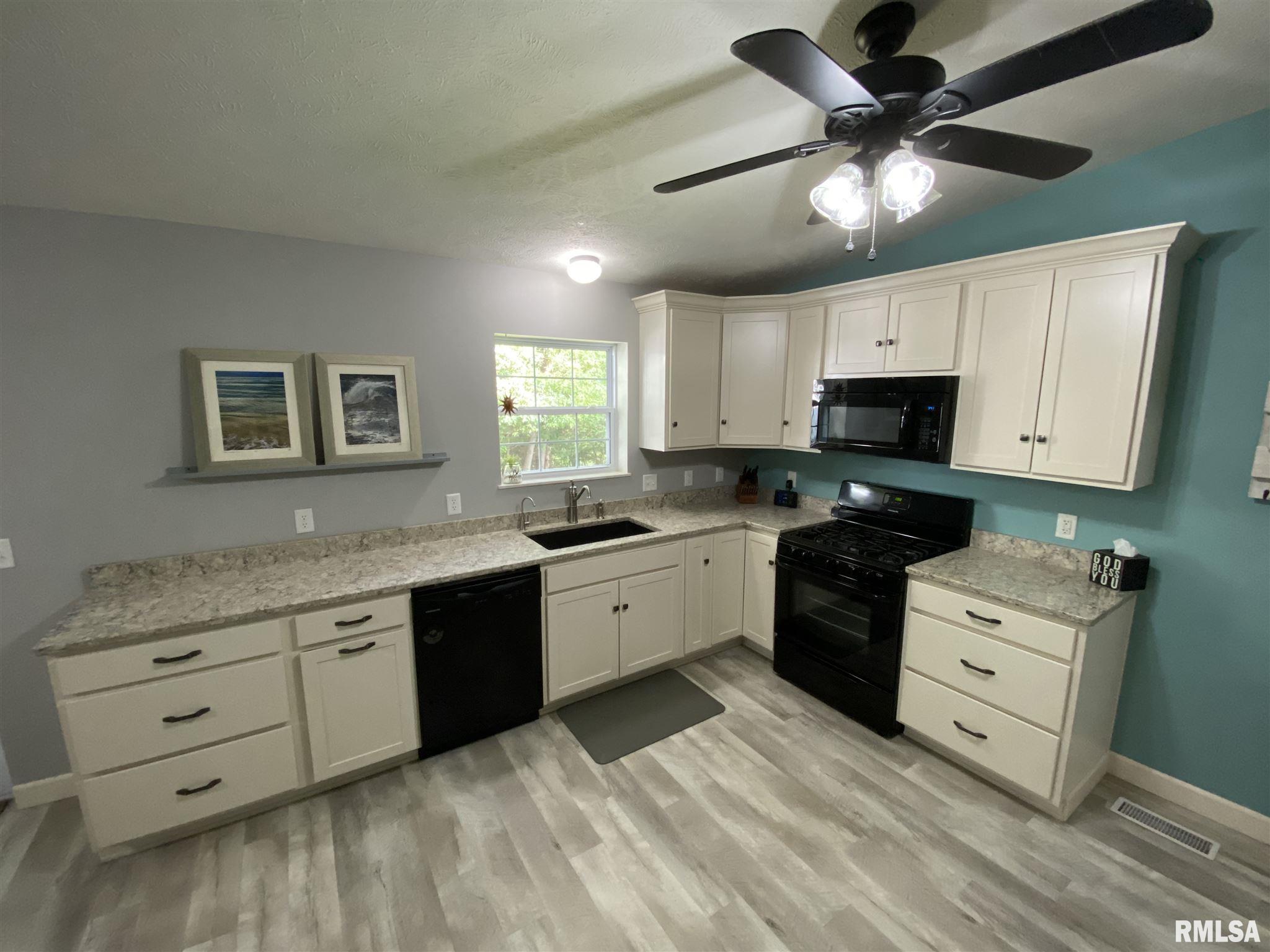 11214 North Trigger Road Dunlap, IL 61525 - Photo 9 of 35 Gallery Image 9