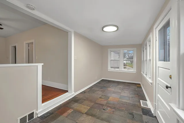 $2,300 | 4716 Douglas Road, Downers Grove, IL 60515