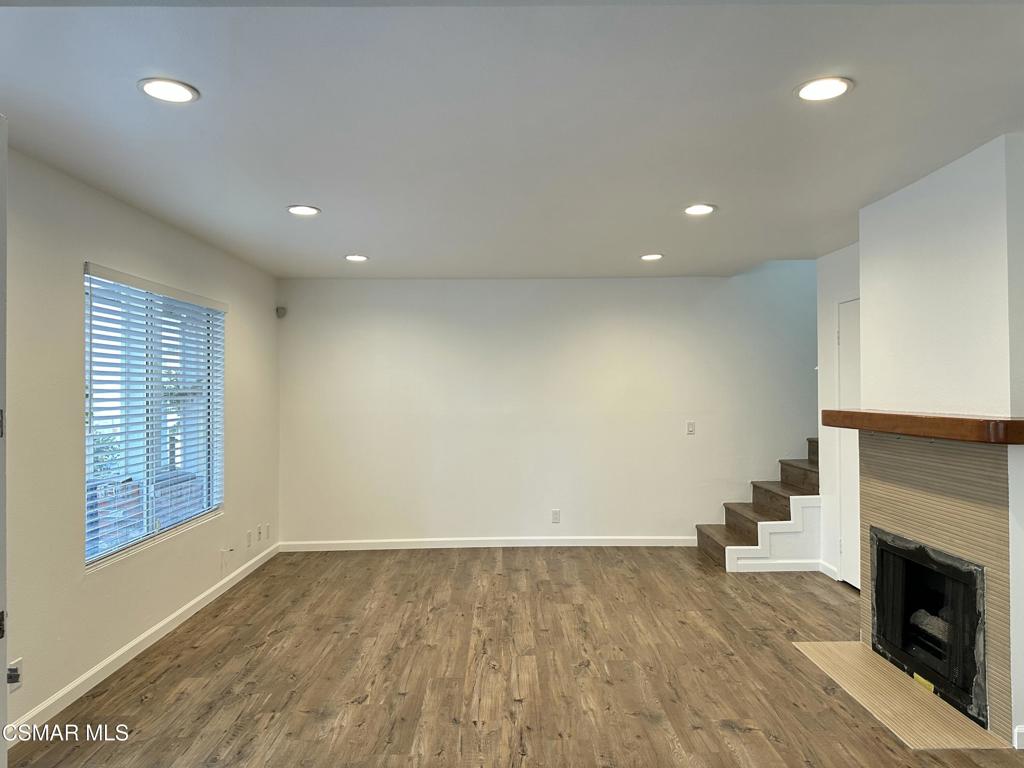 560 Spring Road, Unit 82 Moorpark, CA 93021 - Photo 5 of 11