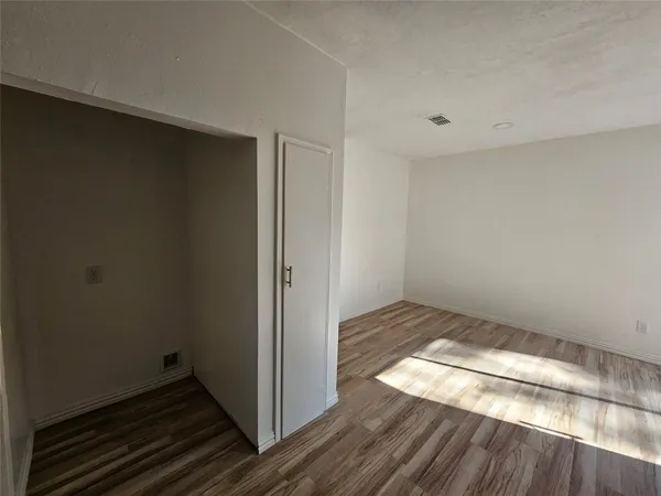 $1,750 | 105 East Wavy Oak Circle, The Woodlands, TX 77381