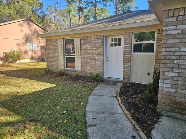 $1,750 | 105 East Wavy Oak Circle, The Woodlands, TX 77381